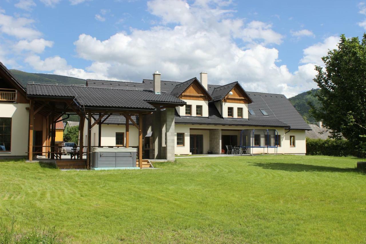 Apartmany Лоучна-над-Десноу Екстер'єр фото